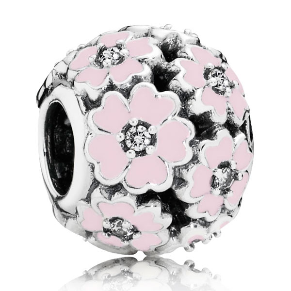 Пандора Шарм «Розовые примулы на лугу»